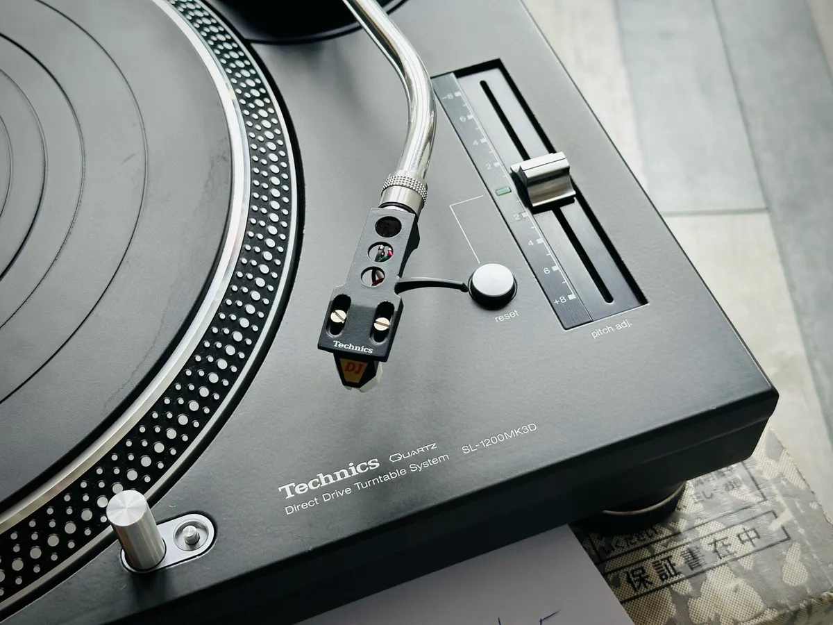 Technics SL1200 MK3D - Image 3