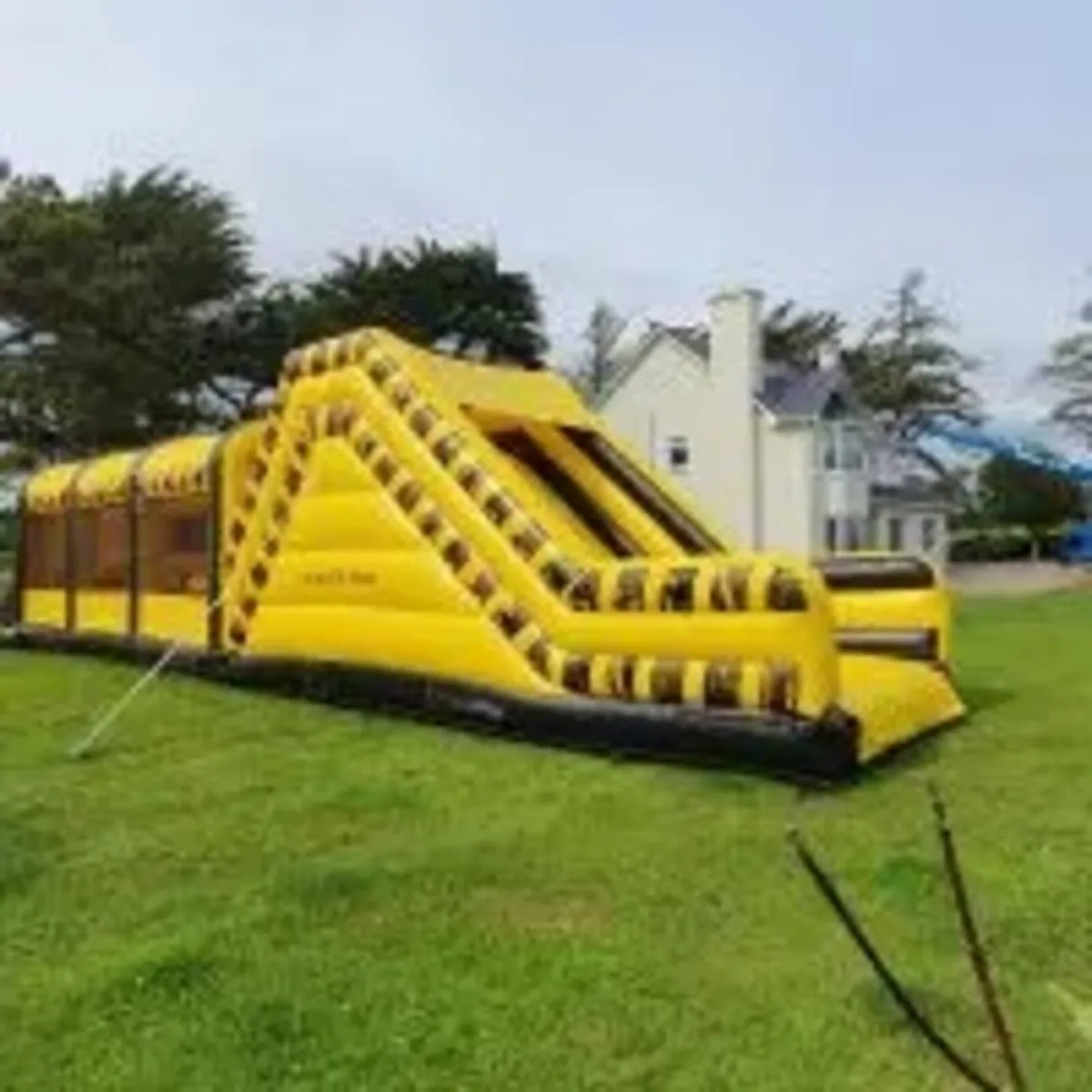 Bouncing castle - Image 2