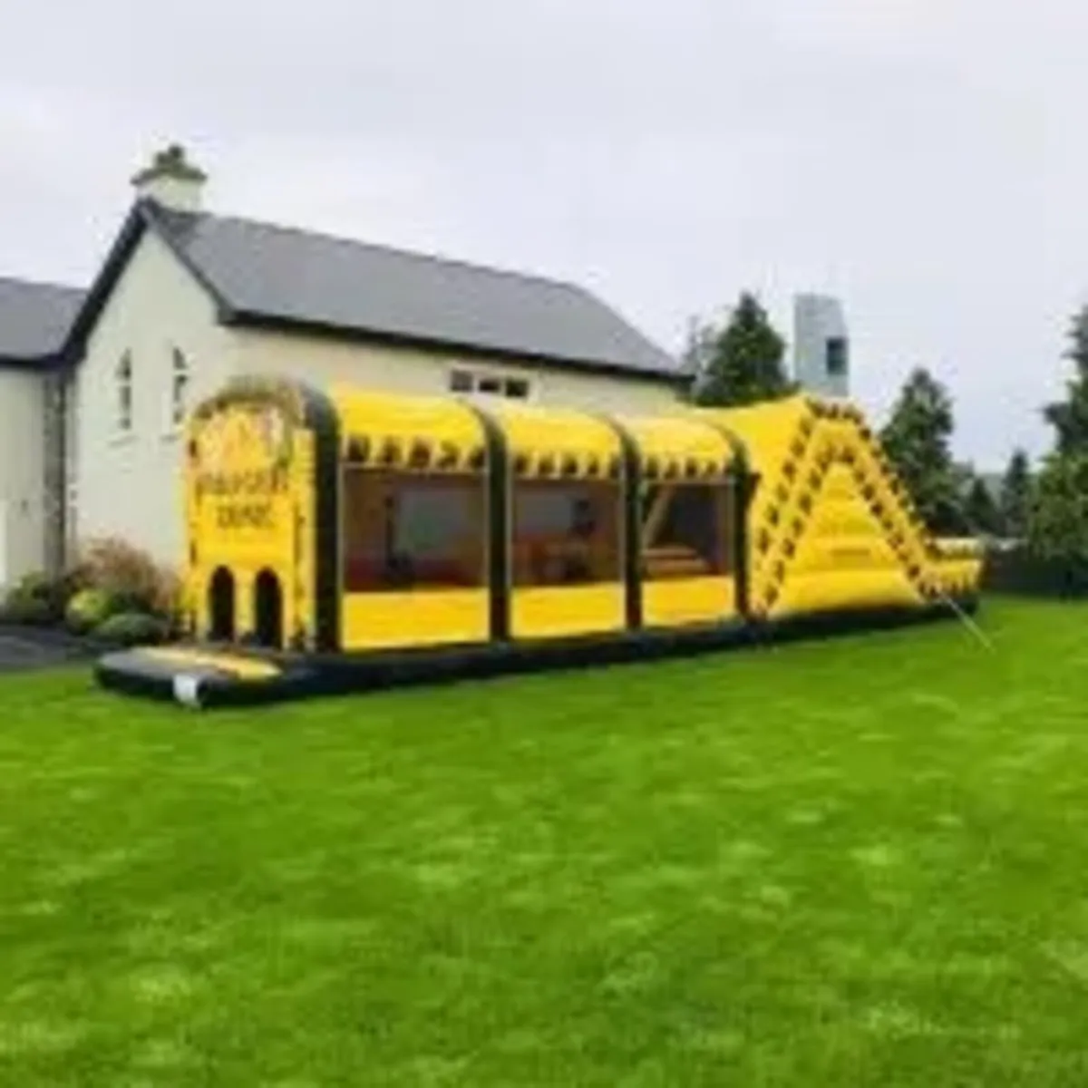 Bouncing castle - Image 4