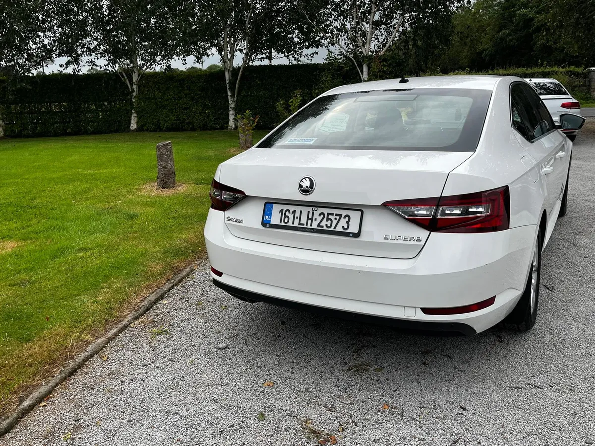 Skoda Superb 1.6TDI Ambience - Image 4