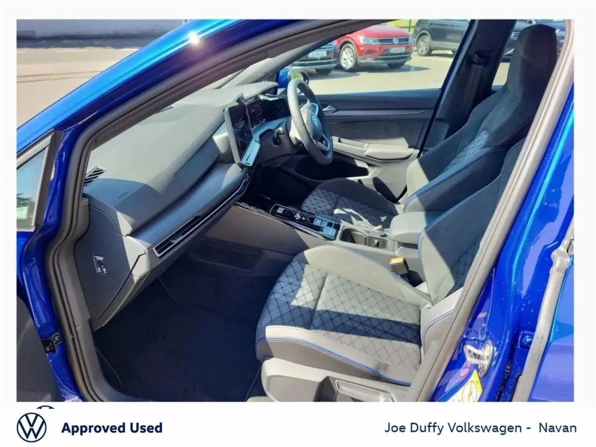 Volkswagen Golf R-line 1.5 TSI 116HP Auto  nos - Image 4