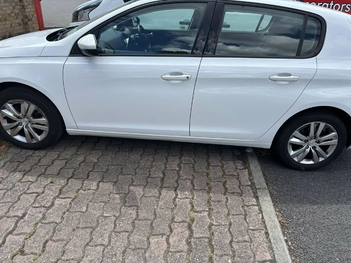 Peugeot 308 2016 - Image 1