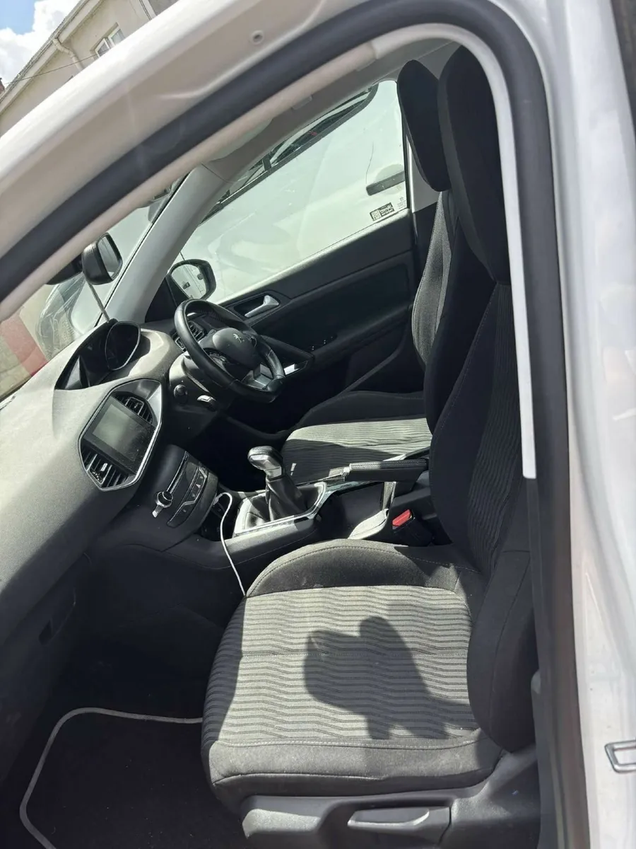 Peugeot 308 2016 - Image 3