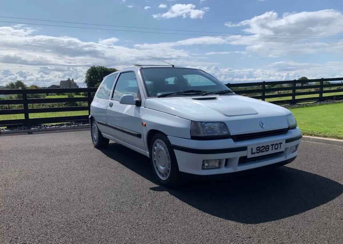 Renault Clio 1993 - Image 1