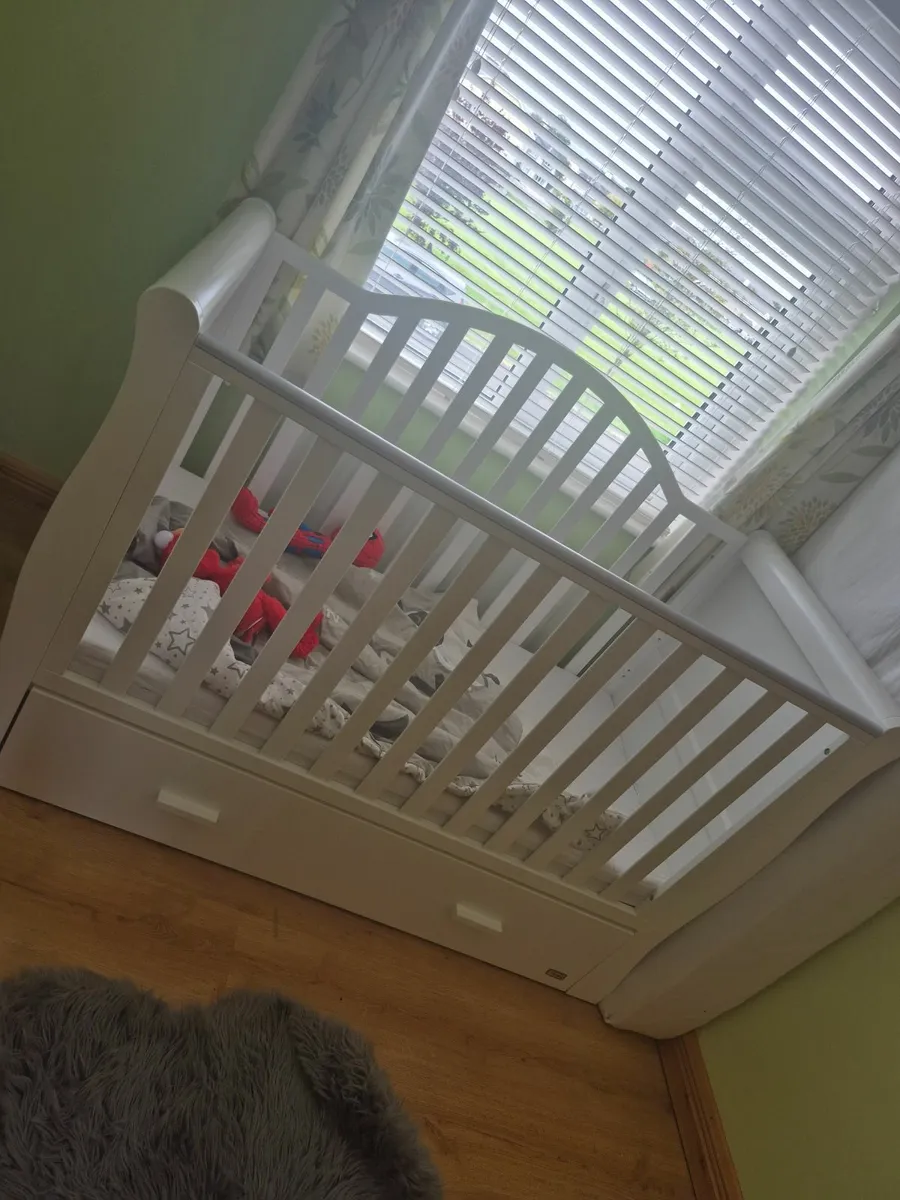 Cot bed