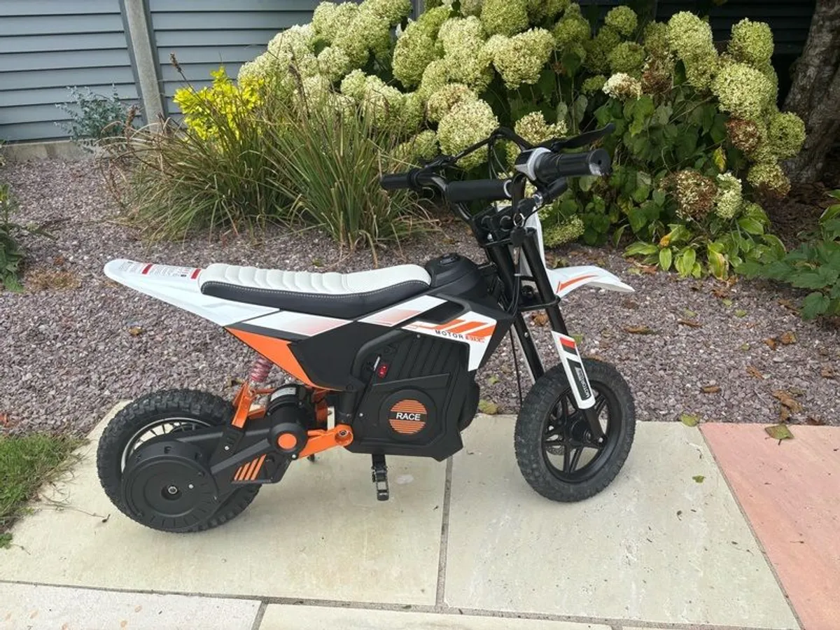Dirt Race Scrambler 24V Electric Ride On Motorbike Orange - Image 4