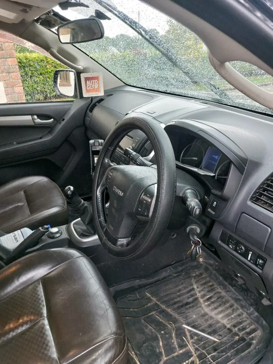 ISUZU Dmax - Image 2