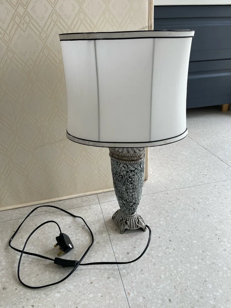 Mosaic base oval lamp