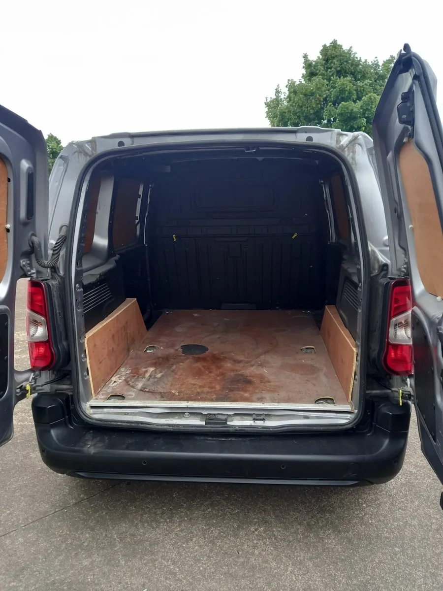 Citroen Berlingo 2019 - Image 2