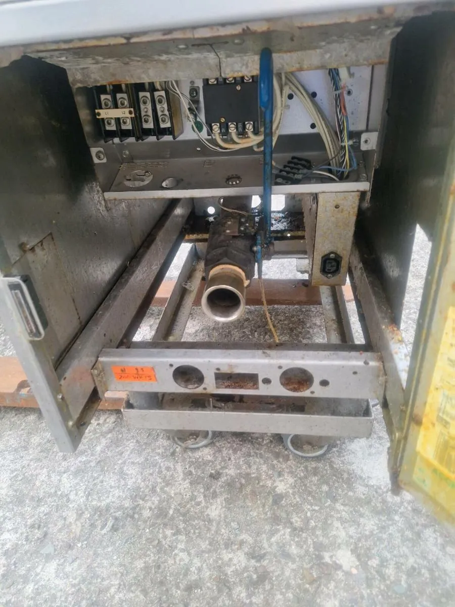 Display fridge &  deepfat full electric - Image 4