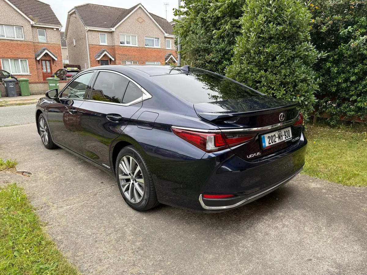 Lexus ES300H - Image 4