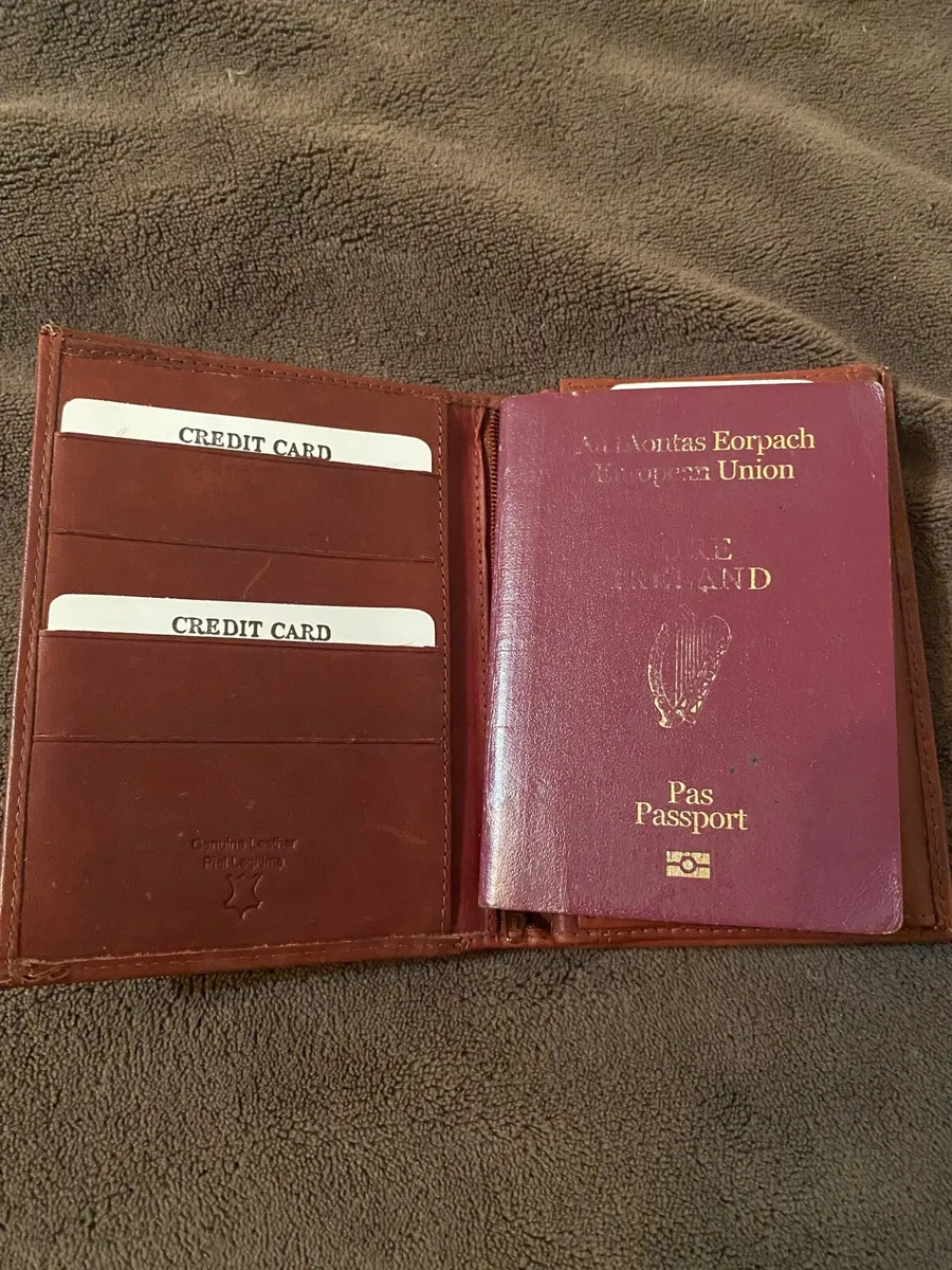 Large luxury Leather Travel Wallet - Image 4