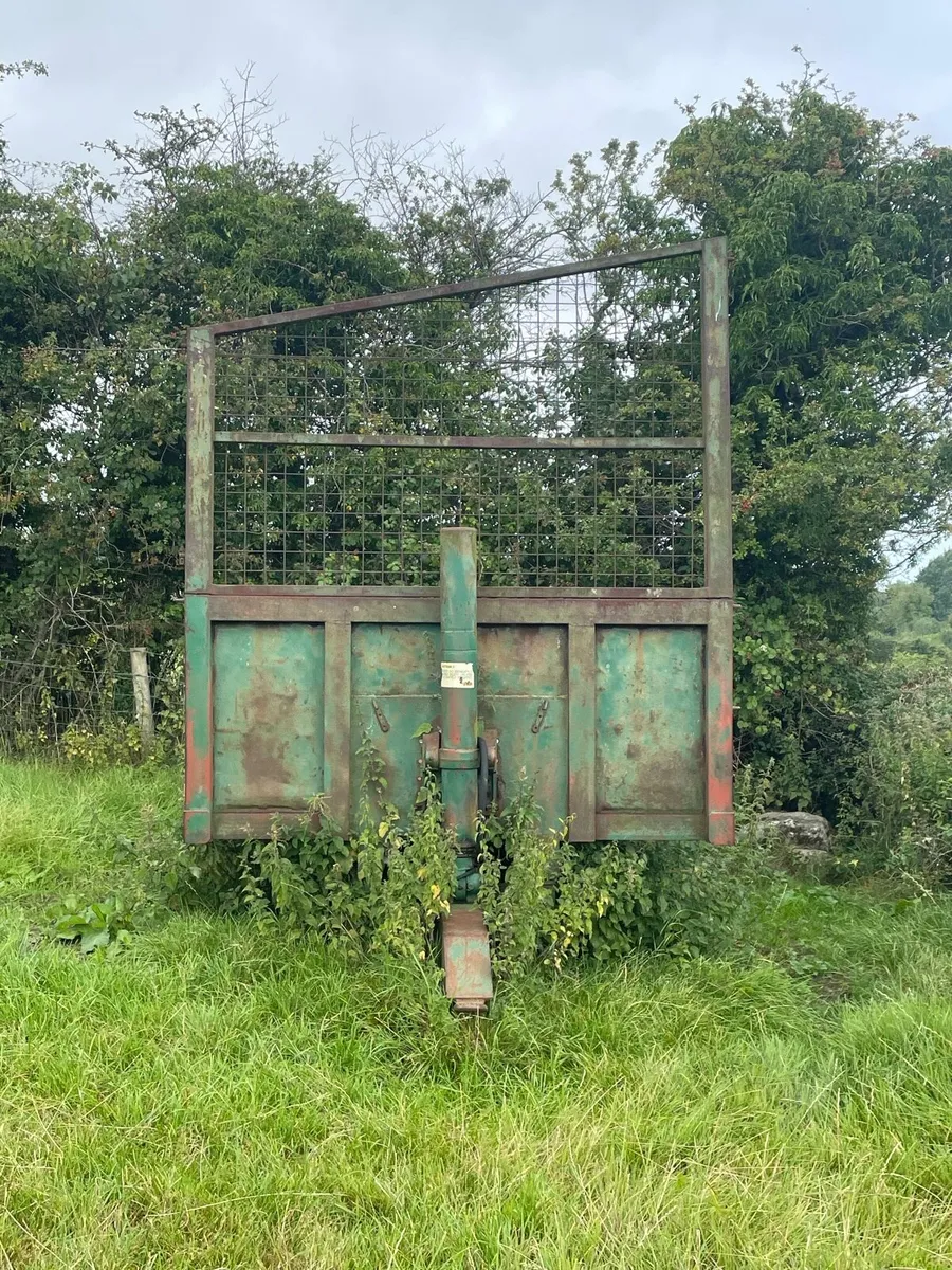 Silage trailer with high and low sides+doors - Image 1