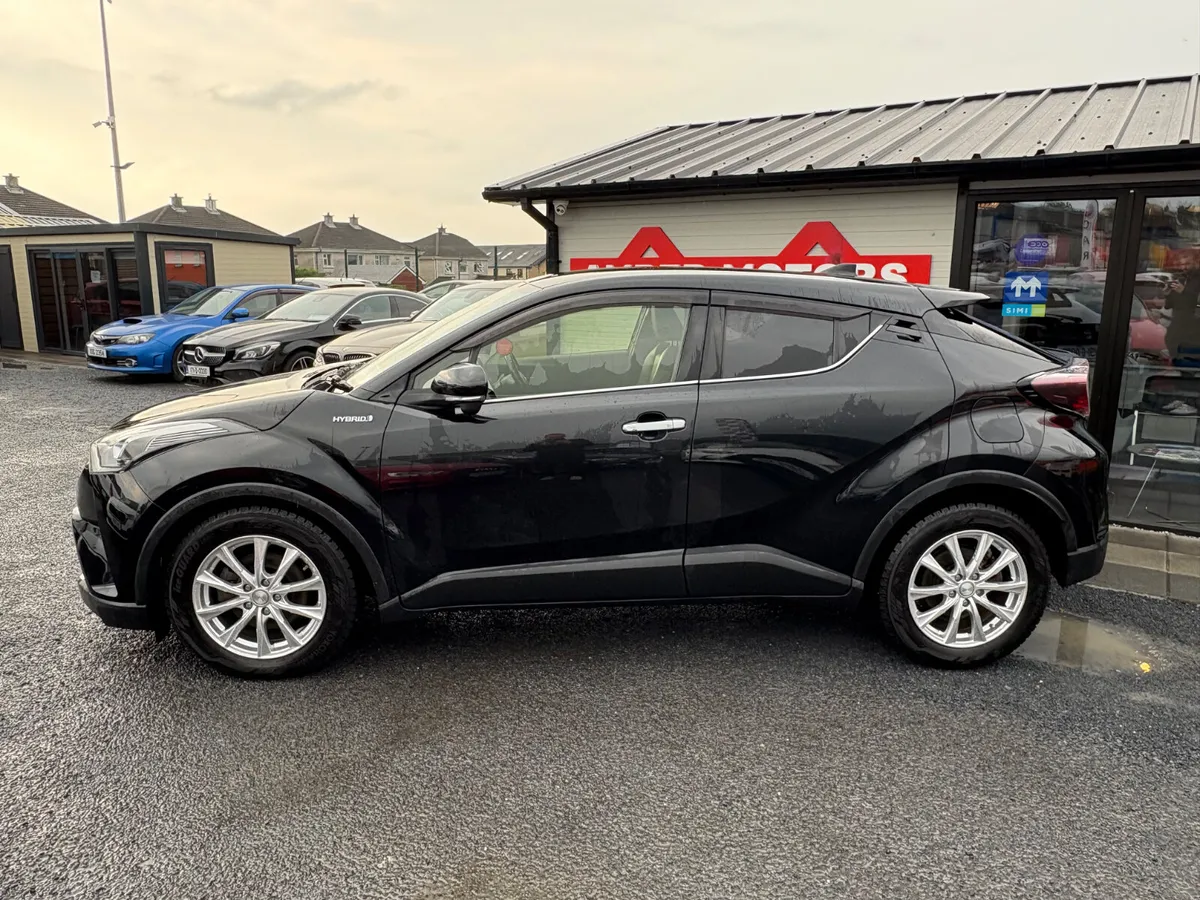 2019 TOYOTA C-HR HYBRID AUTOMATIC - Image 3