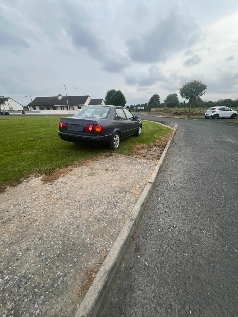 toyota corolla - Image 4