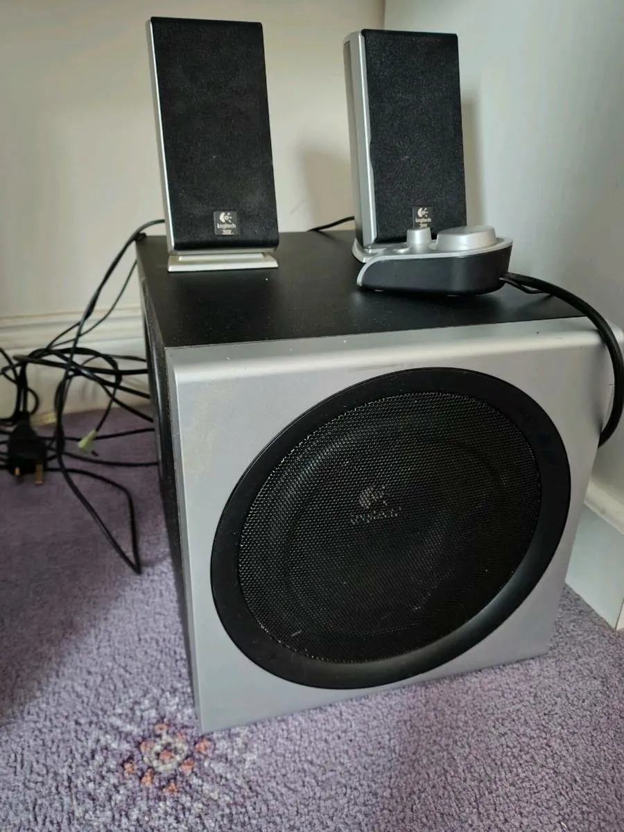 Logitech z2300 2-1 system - Image 1