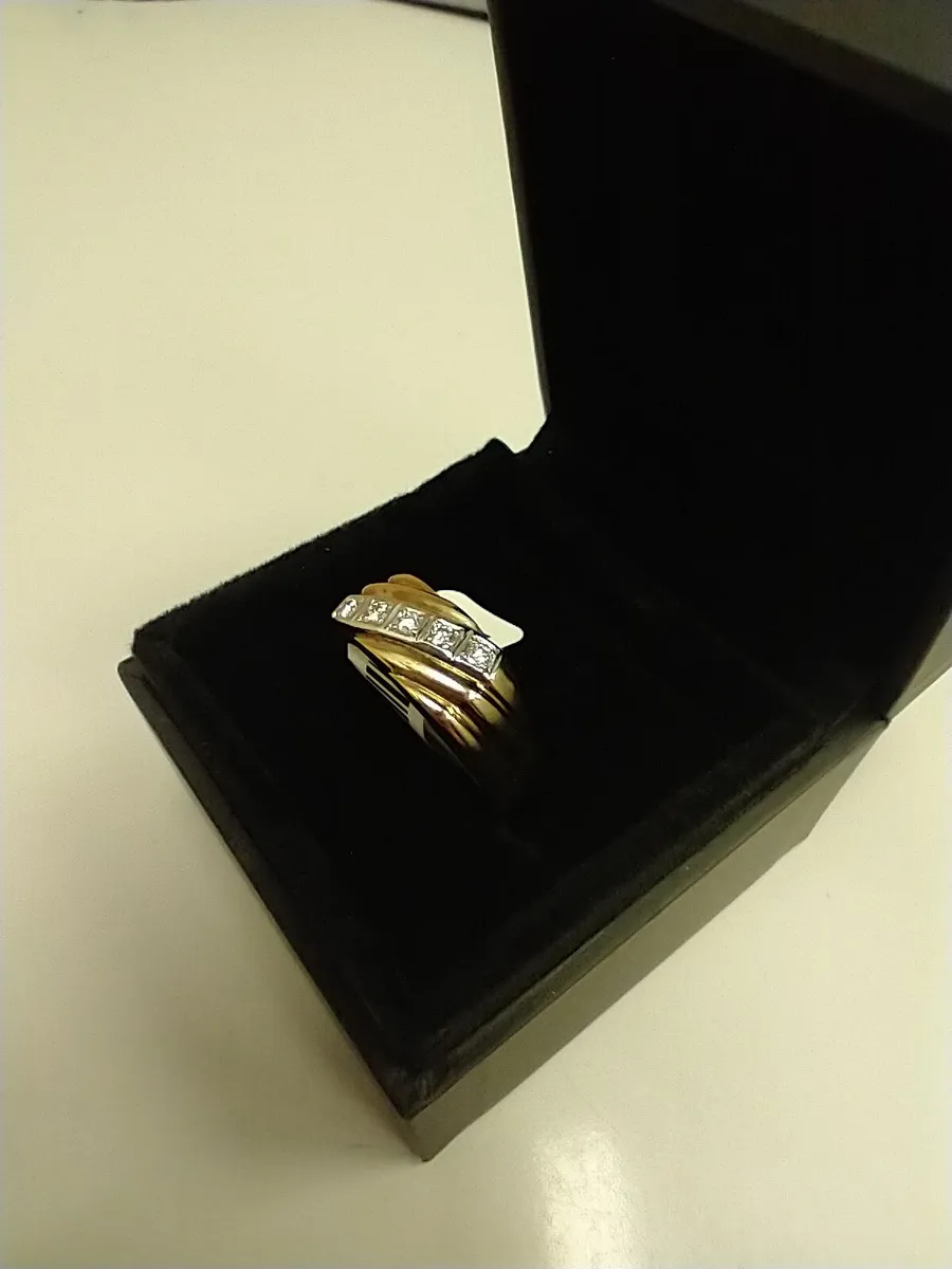 9ct Gold Ring 5 Stone Diamond 9k - Image 1