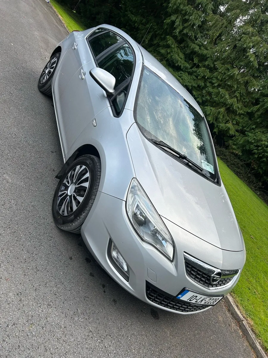 Opel Astra Low Mileage - Image 1
