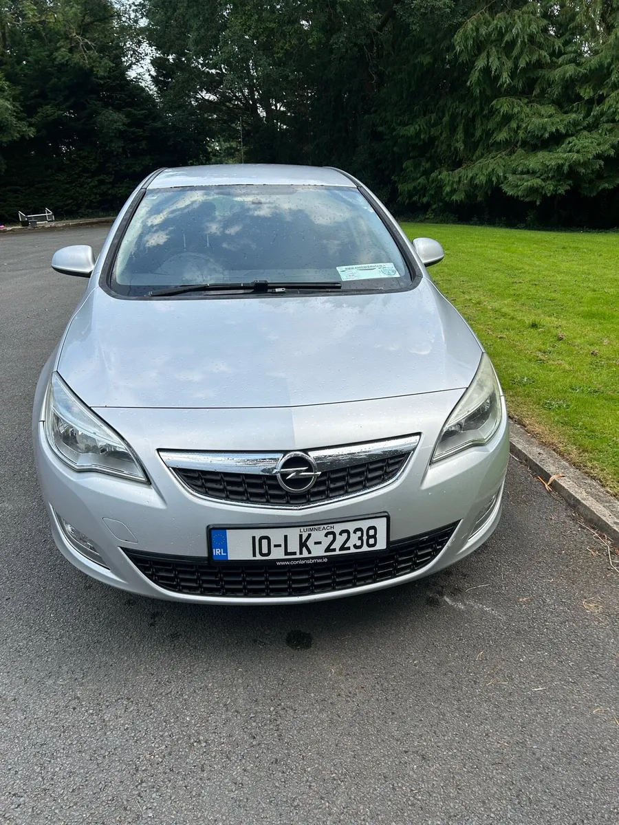 Opel Astra Low Mileage - Image 2