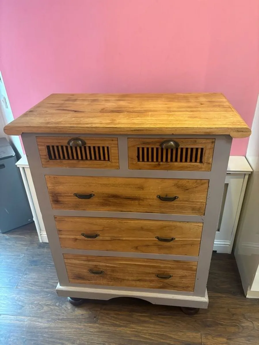 Lovely chest of drawers - Image 2