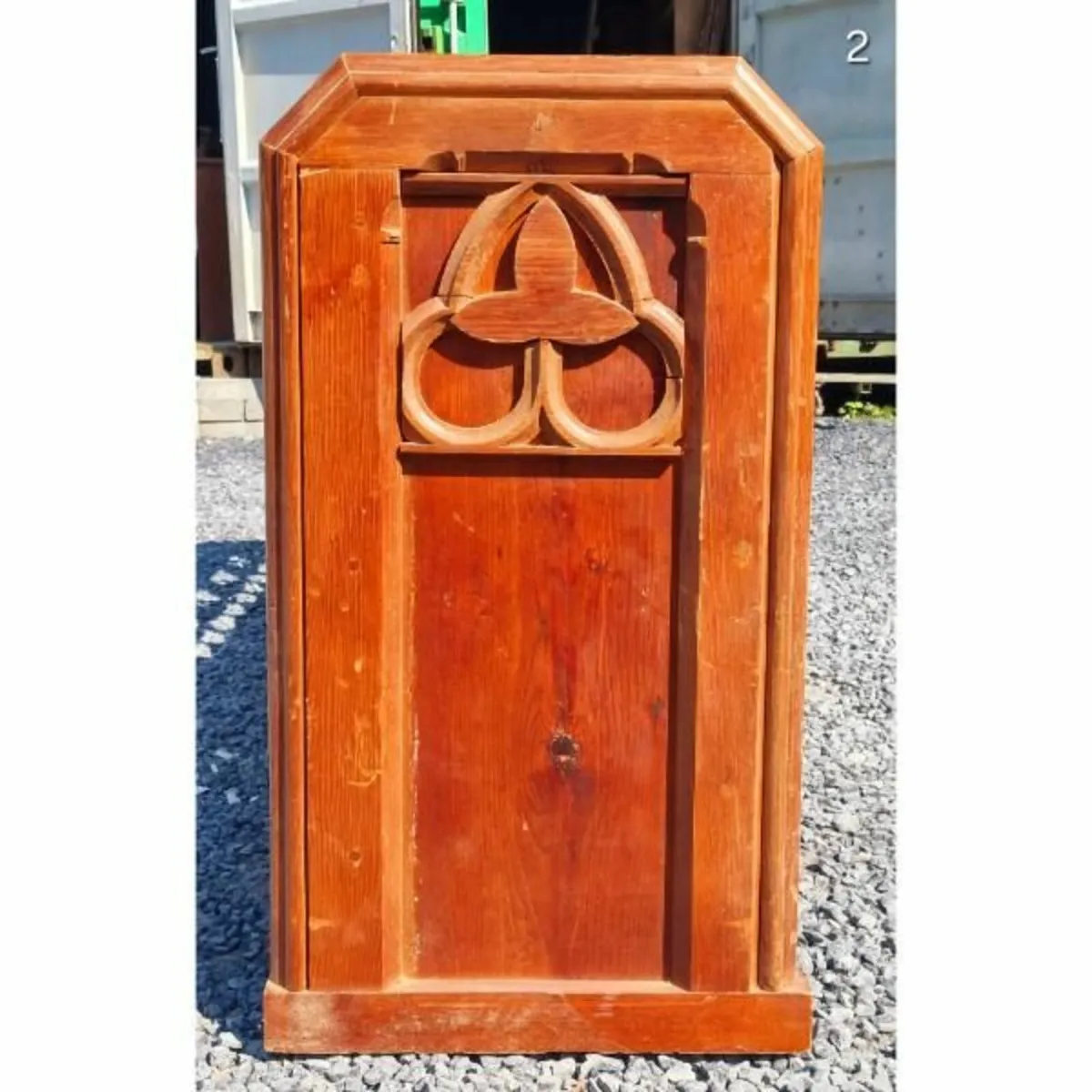 Pugin Pew KAS790 - Image 4