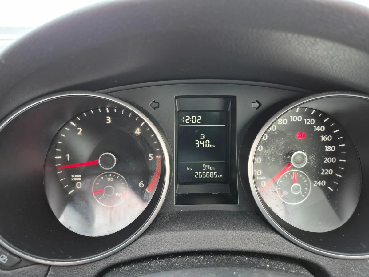 Volkswagen Golf 2010 - Image 3