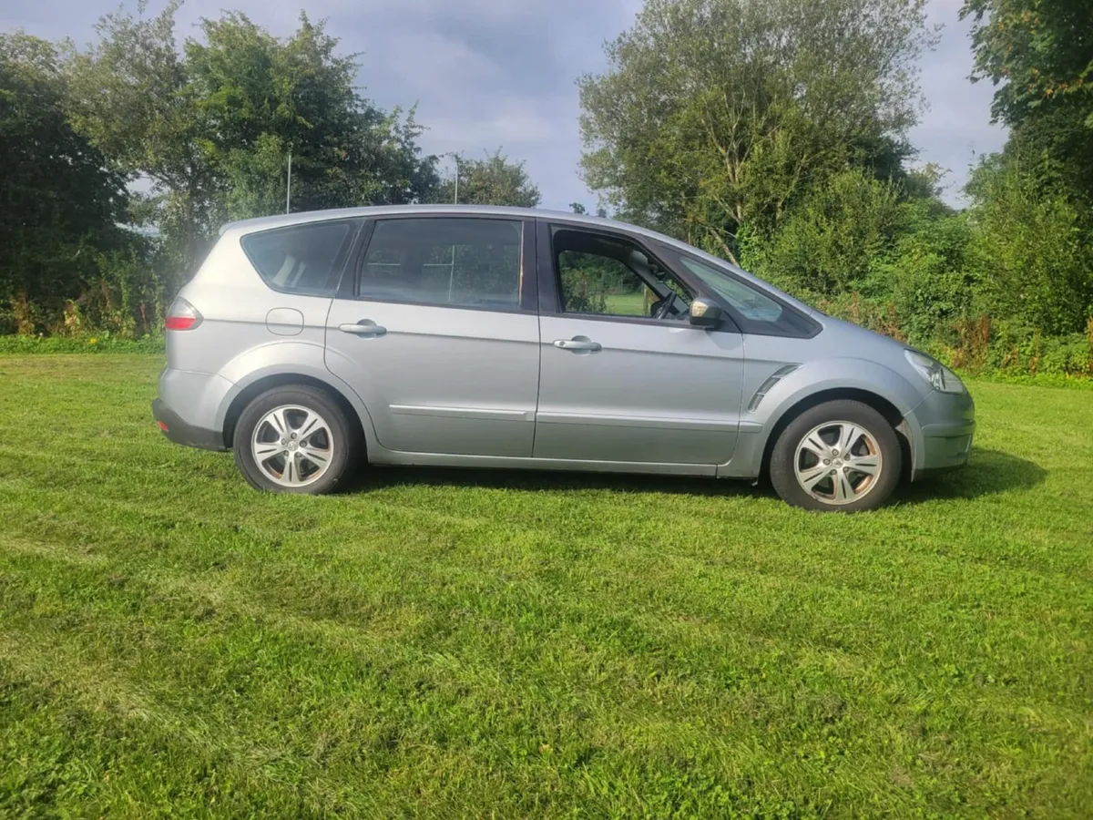 Ford S-Max 2010 - Image 1