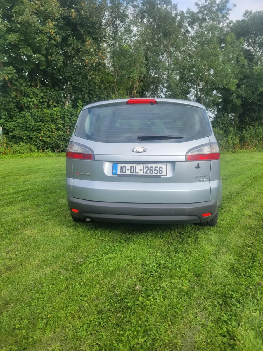 Ford S-Max 2010 - Image 2