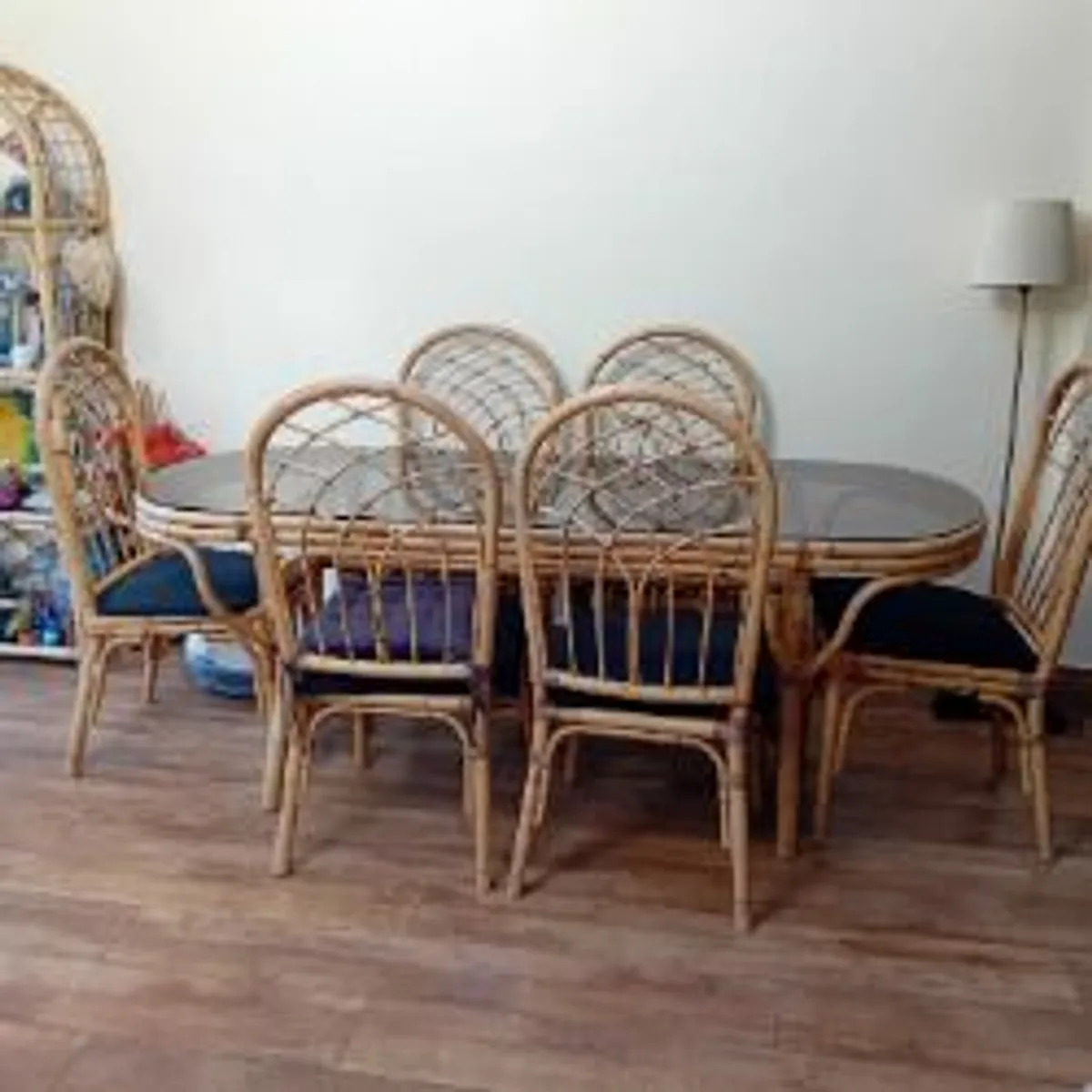 Table & 6 chairs - Image 3