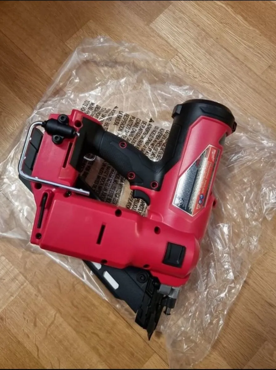 Milwaukee M18FFN Fuel 1st Fix Nail Gun Body - Image 3