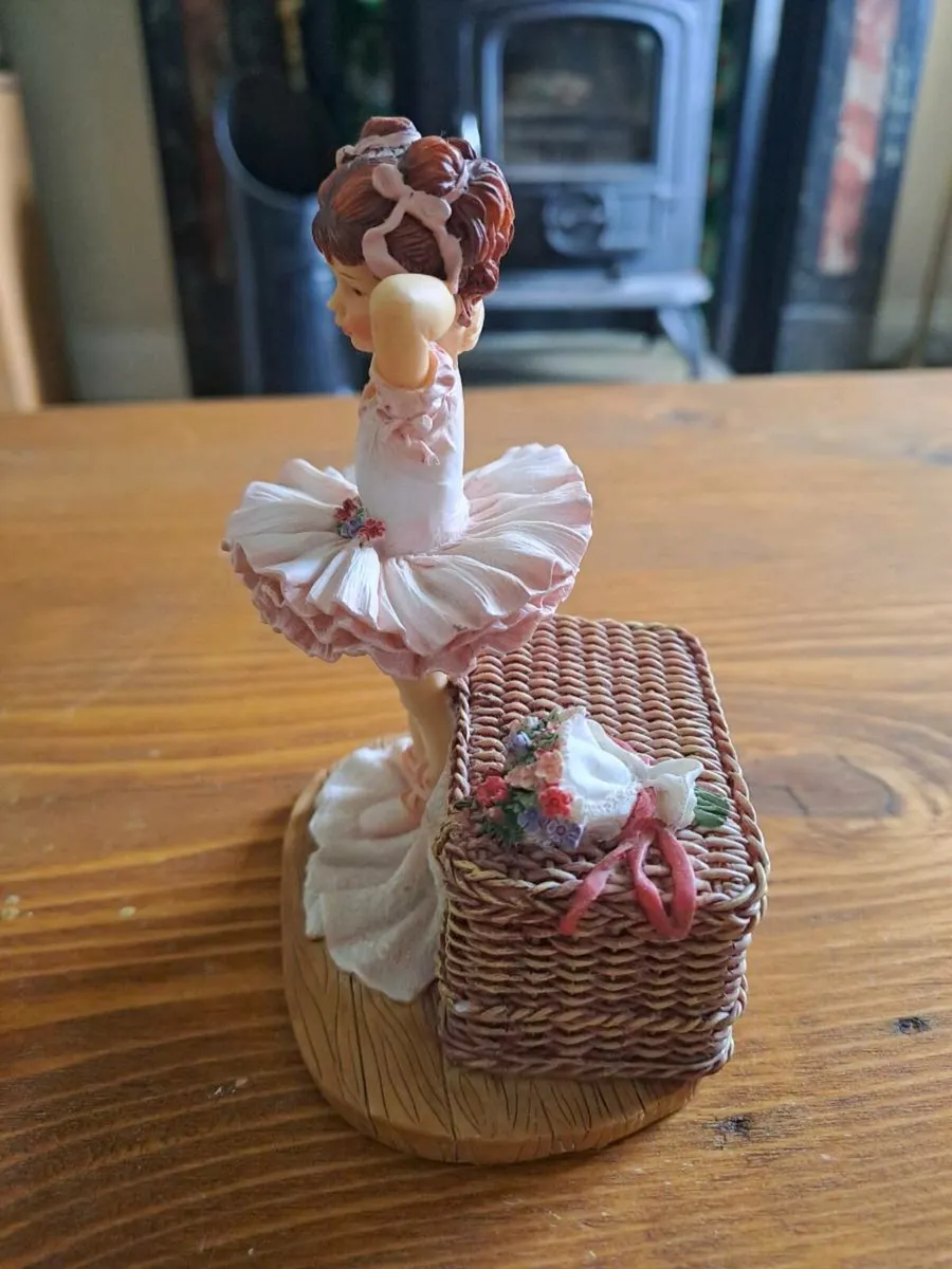 Vintage Rosie by Christine Haworth - Image 2