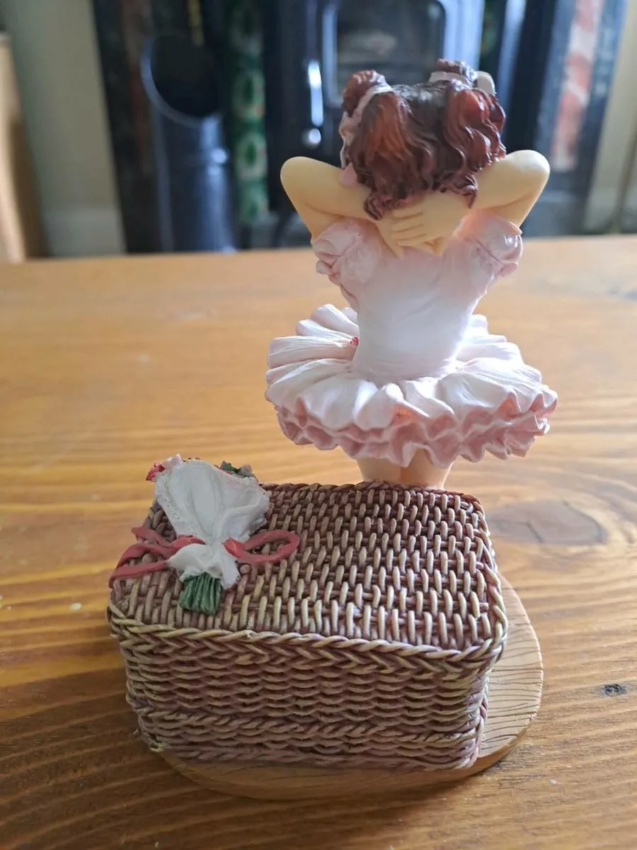 Vintage Rosie by Christine Haworth - Image 3