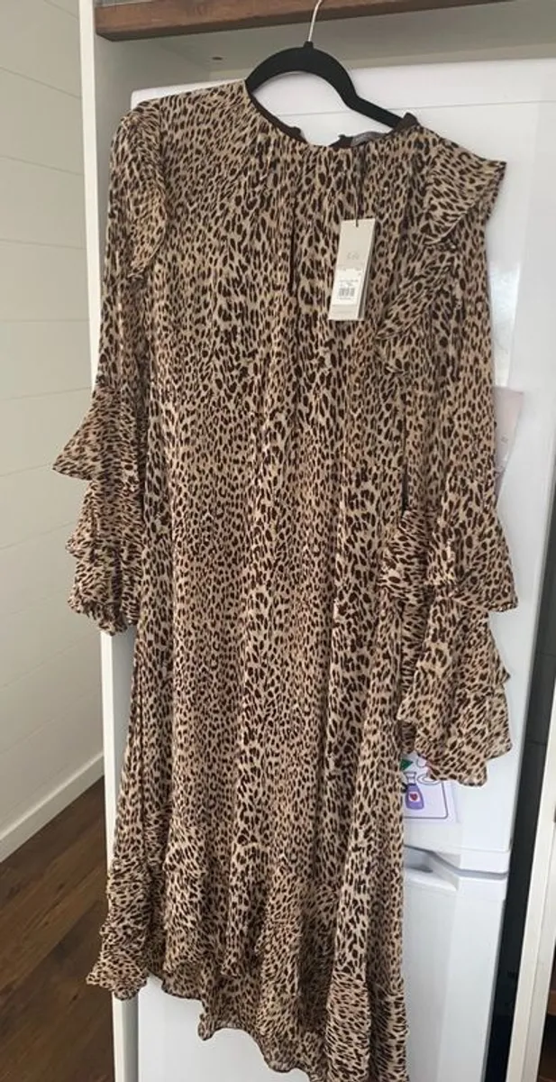 BRAND NEW Mint Velvet Animal Print  Ruffle Dress Size 12 - Image 2
