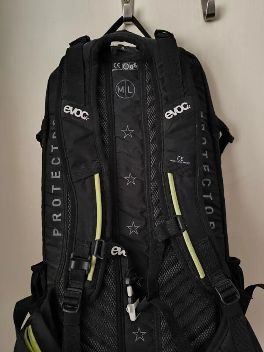 evoc fr enduro backpack/spine protector - Image 3