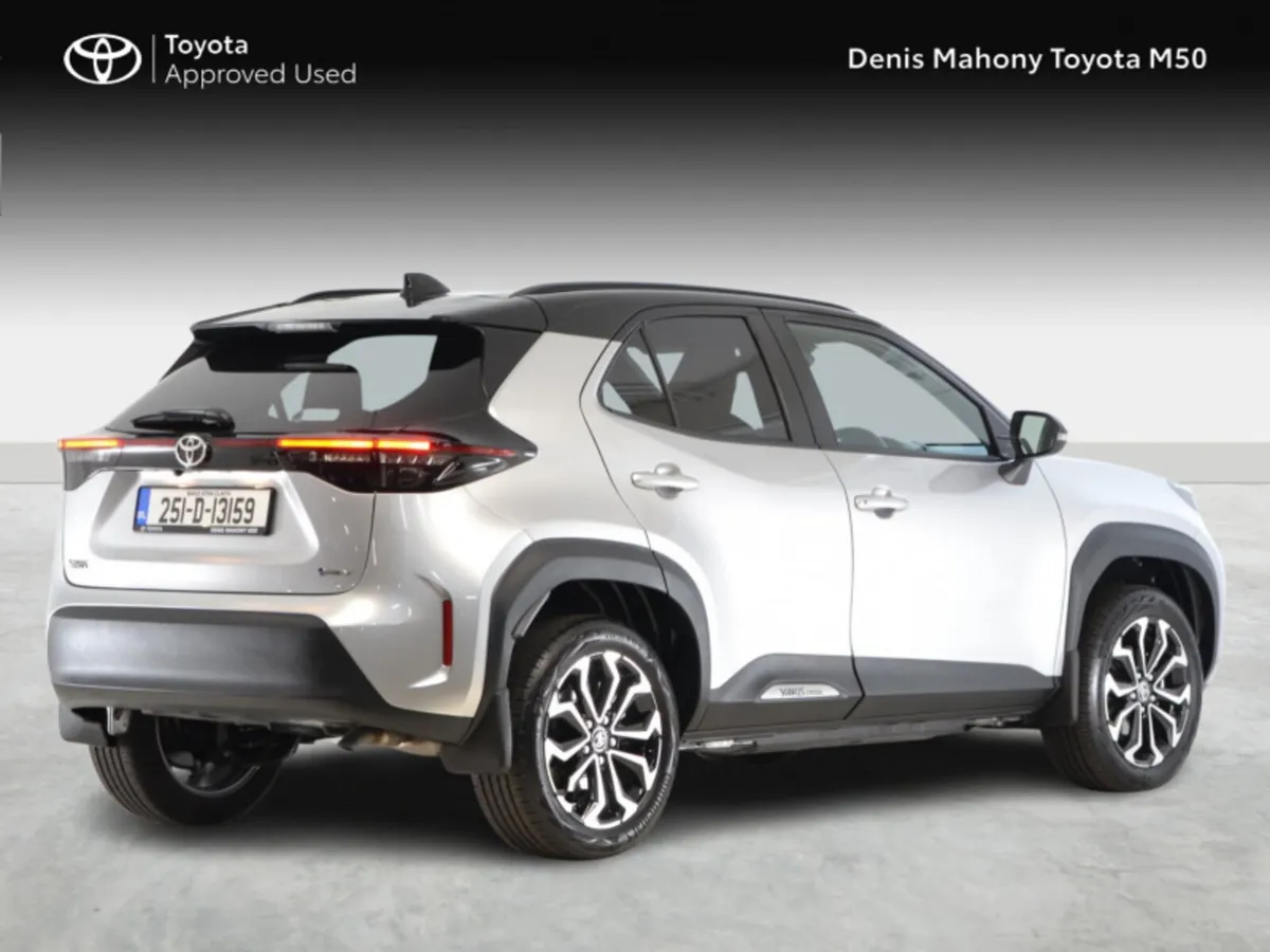 Toyota Yaris Cross Luna Sport Hybrid Auto - Image 2