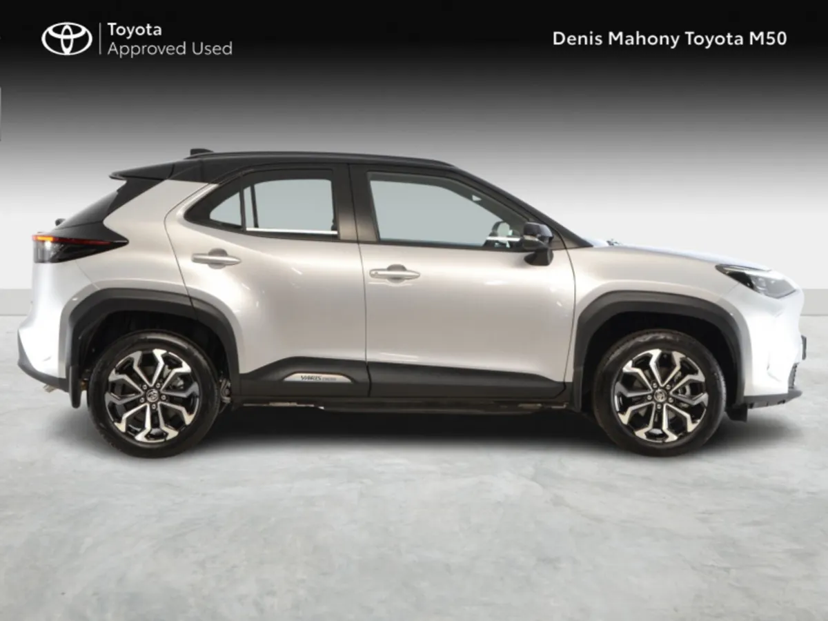 Toyota Yaris Cross Luna Sport Hybrid Auto - Image 3
