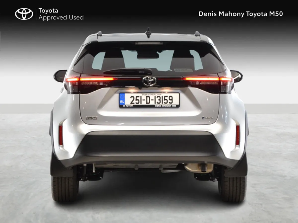 Toyota Yaris Cross Luna Sport Hybrid Auto - Image 4