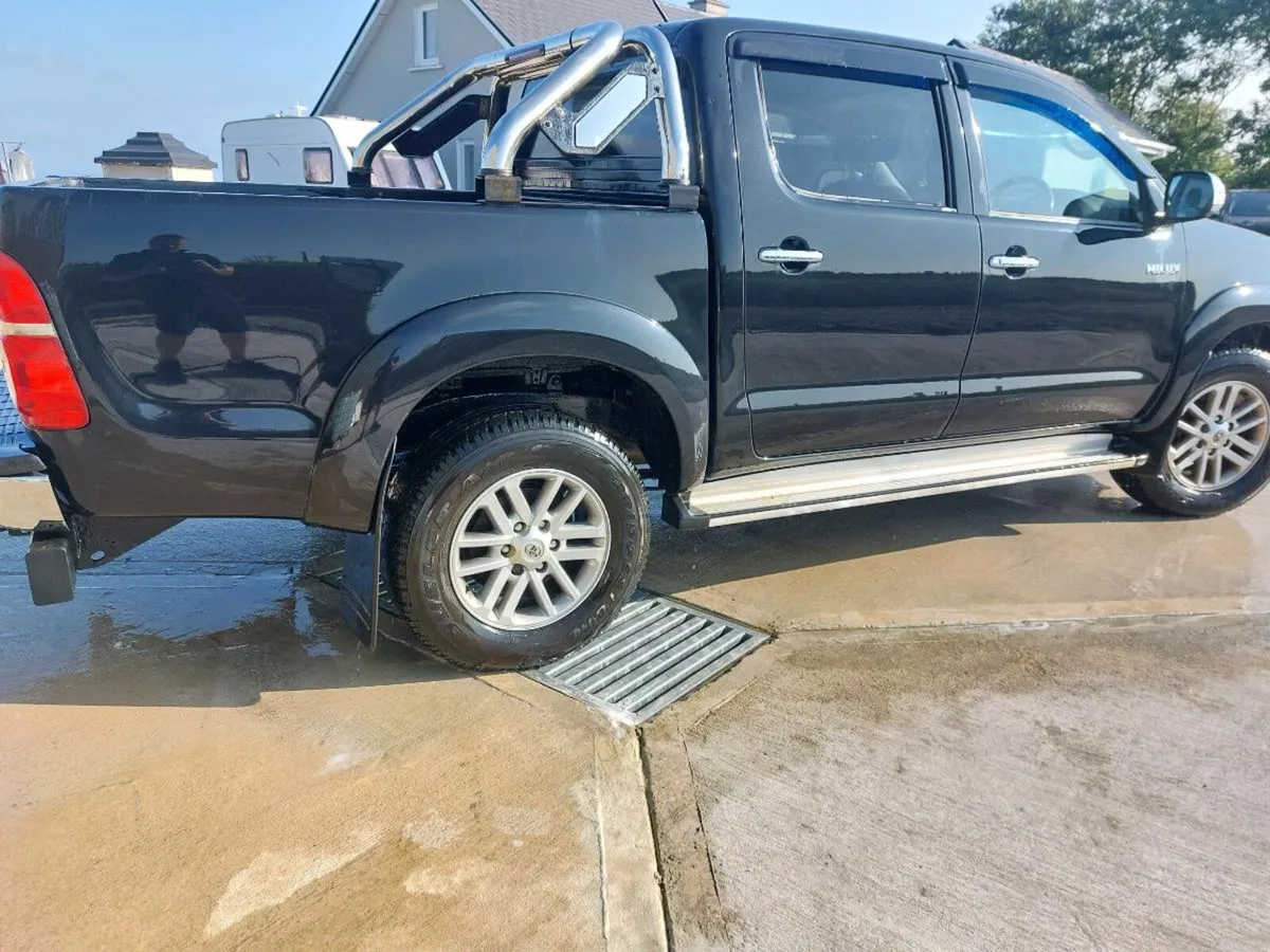 Toyota hilux - Image 3