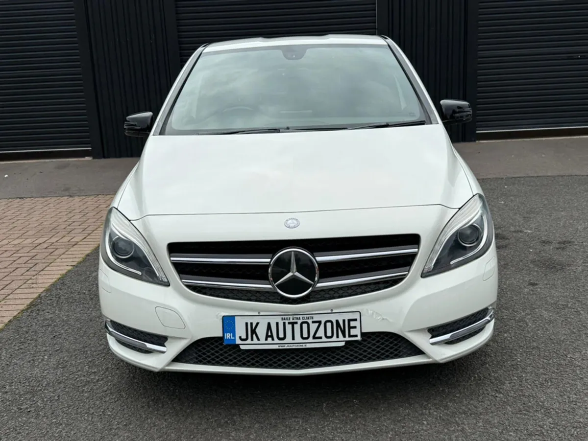 Mercedes-Benz B-Class B180 AUTO 5DR - Image 2