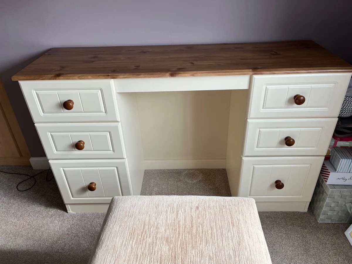 Dressing table and stool - Image 1