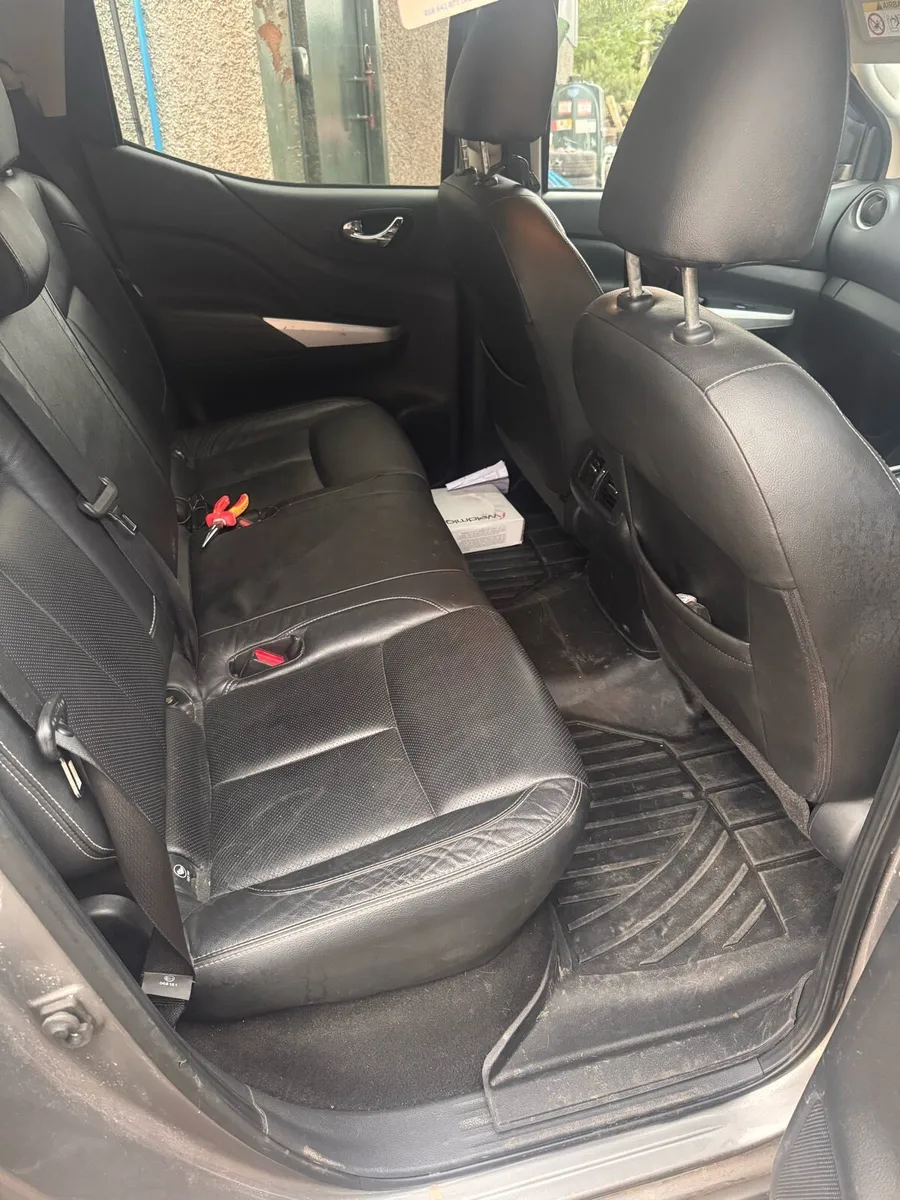 Nissan navara tekna - Image 4