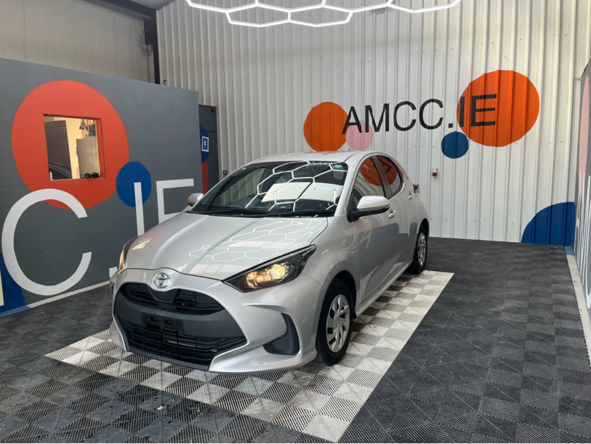 Toyota Yaris 1.0 PETROL / 22k KMs / REVERSE CAMERA - Image 3