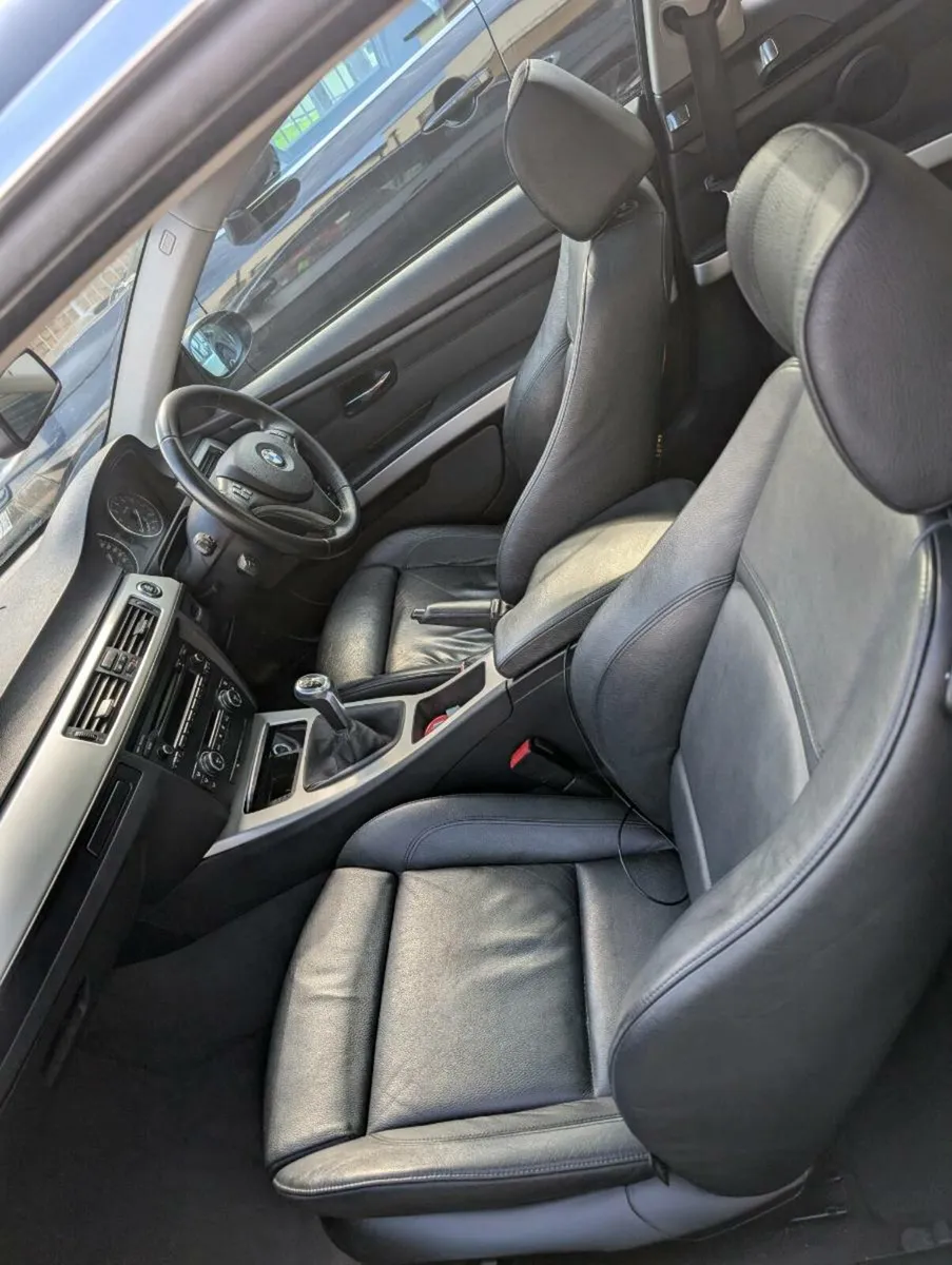 Bmw 3 series e92 325i - Image 3