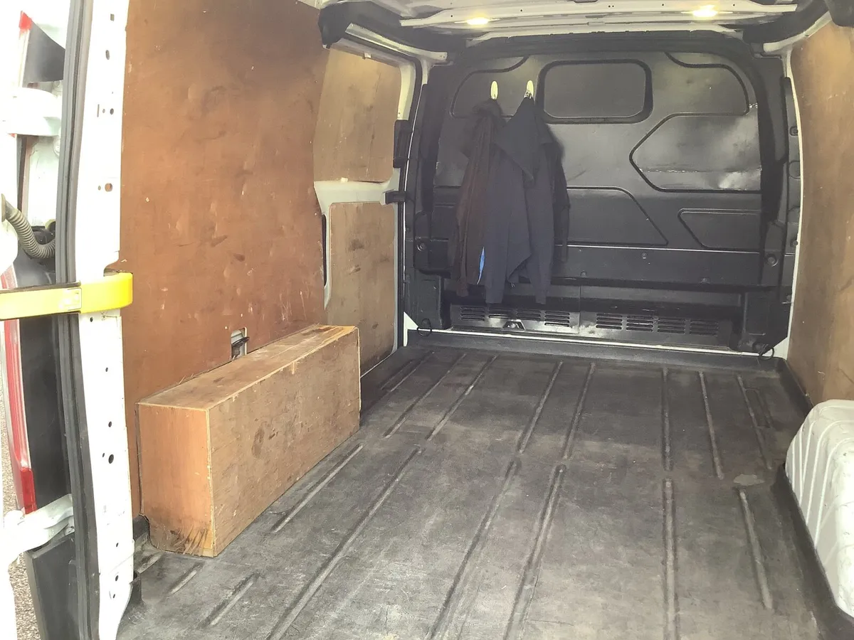 Ford Transit Custom 2018 - Image 4