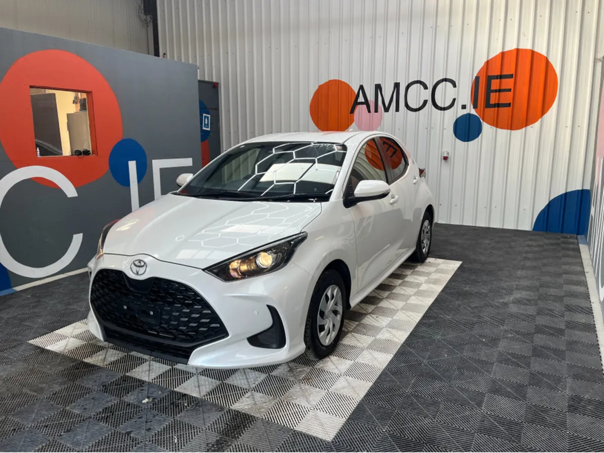 Toyota Yaris 1.0 PETROL / 6k KMs / REVERSE CAMERA - Image 3