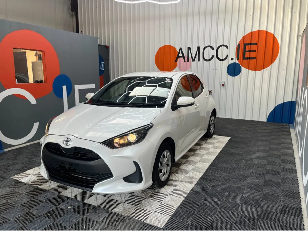 Toyota Yaris 1.0 PETROL / 43k KMs / REVERSE CAMERA - Image 3