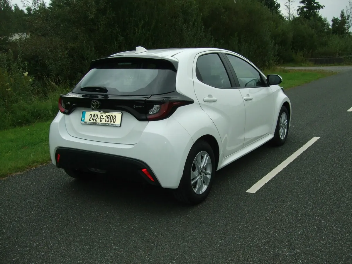 Toyota Yaris 2024 - Image 4