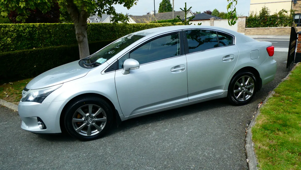 Toyota Avensis 2013 - Image 1