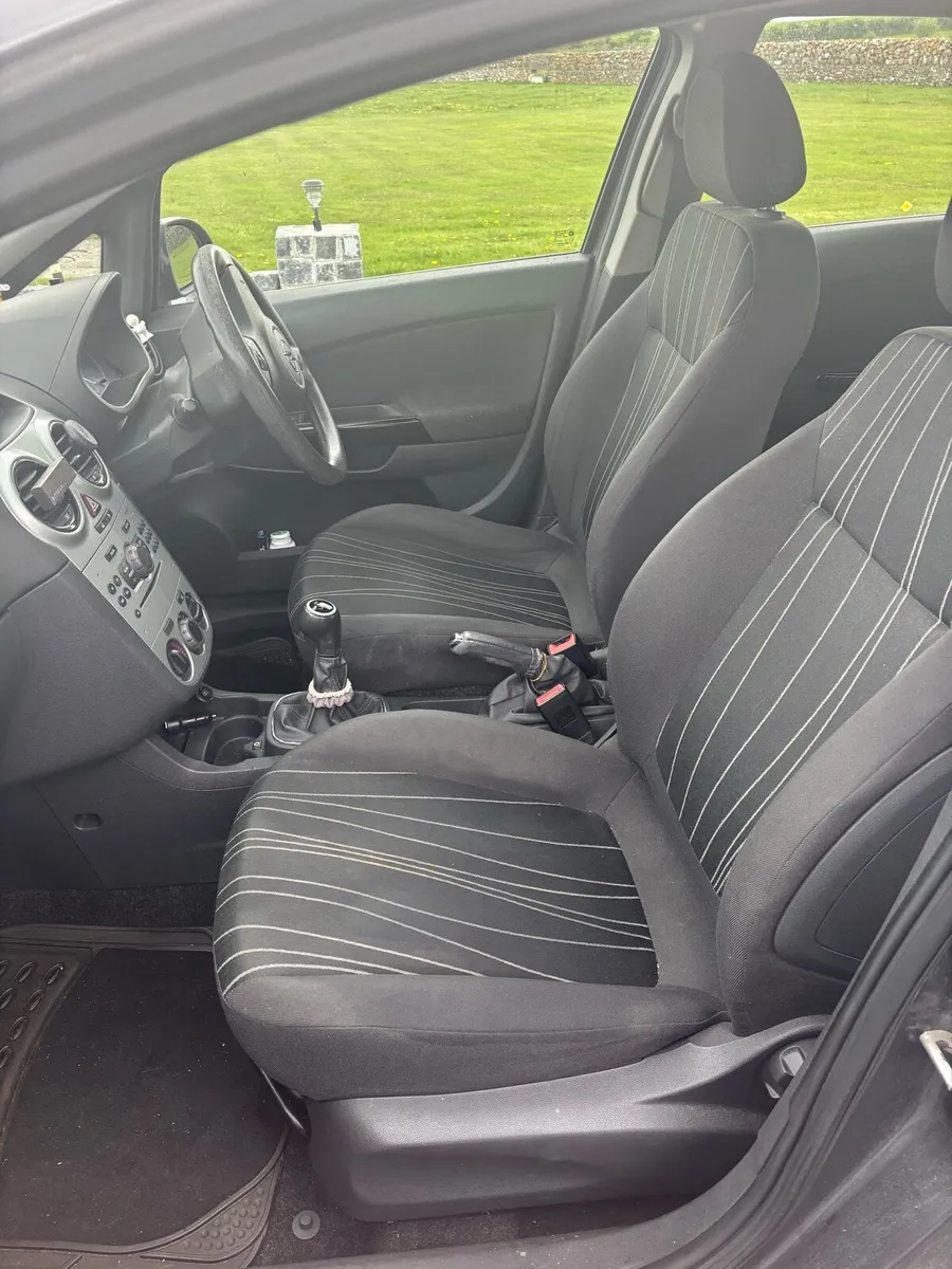 Opel Corsa low mileage - Image 4