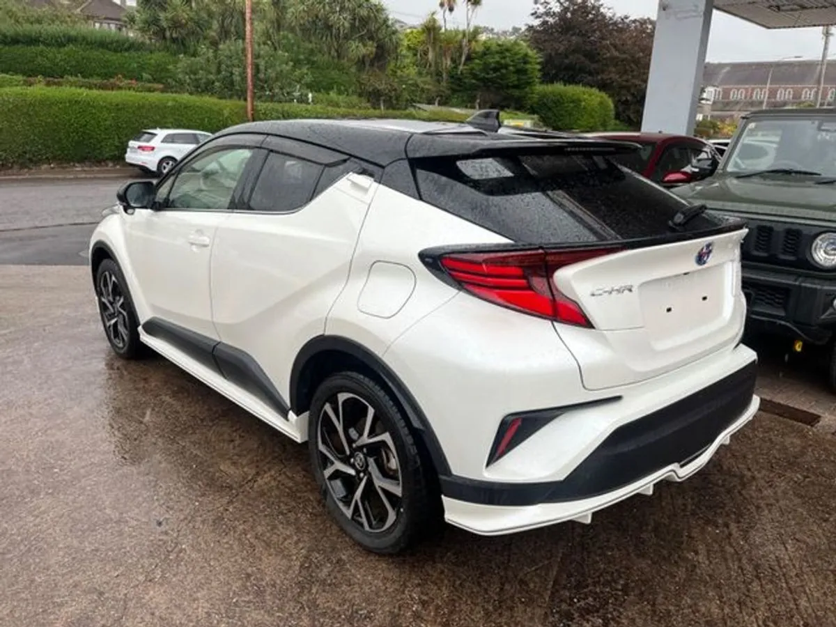 Toyota C-HR Hybrid Sport - Image 2